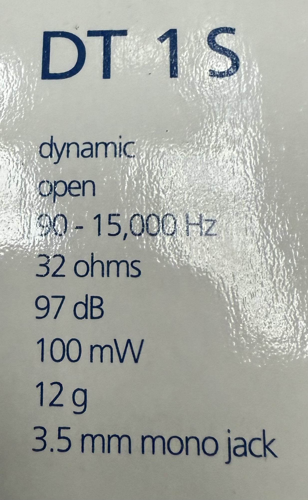 Beyerdynamic DT 1 S technical specifications showing 32-ohm impedance and 3.5 mm mono connection