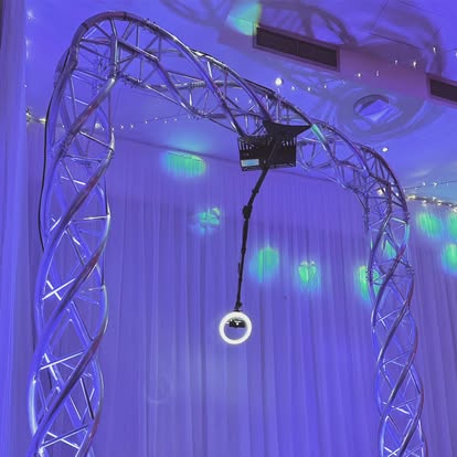 360 degree video booth rig with ring light