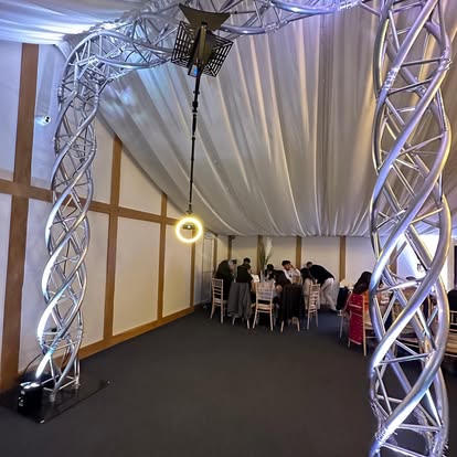 360 degree video booth with truss arch
