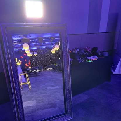 Magic mirror photo booth setup