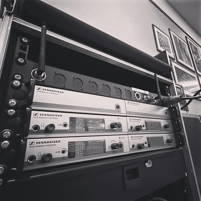 Wireless microphone receiver rack