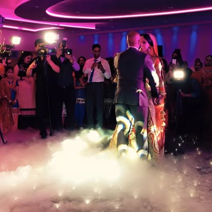 Low fog effect for first dance moment