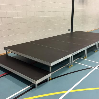 Portable modular stage in a hall