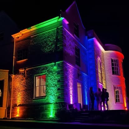 Multi-colour building wash lighting